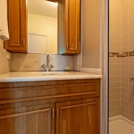 Spacious Single Detached House With Terrace - Near To Hagia Sophia Вилла *