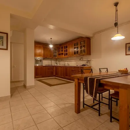 Spacious Single Detached House With Terrace - Near To Hagia Sophia * 伊斯坦布尔
