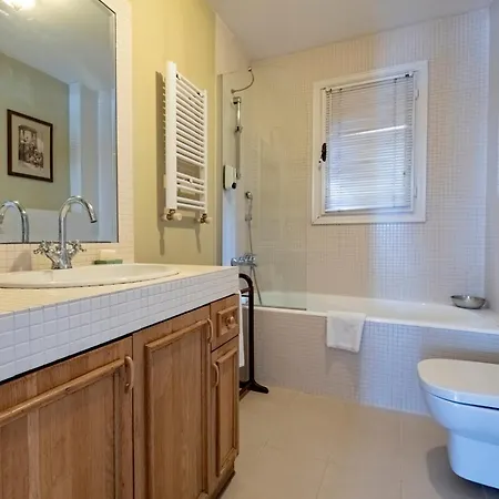 Spacious Single Detached House With Terrace - Near To Hagia Sophia *