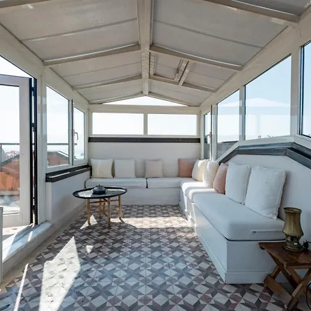 Spacious Single Detached House With Terrace - Near To Hagia Sophia *